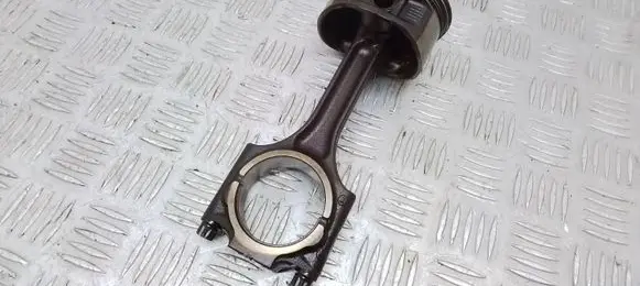 Volvo XC70 Piston with connecting rod