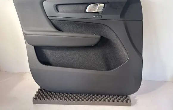 Volvo XC40 Front door card panel trim 32282660 4671 1Y000302