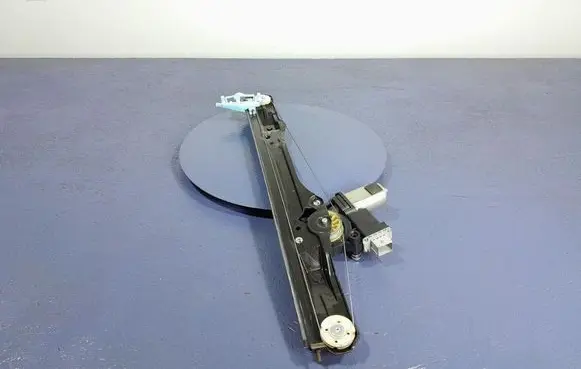 Opel Combo D Front door window regulator with motor