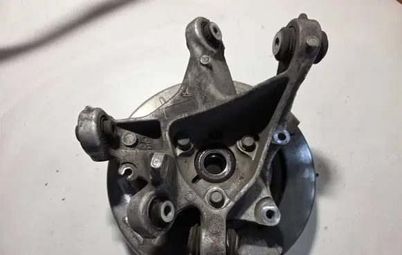 Tesla Model 3 Rear wheel hub 1044411-00-G