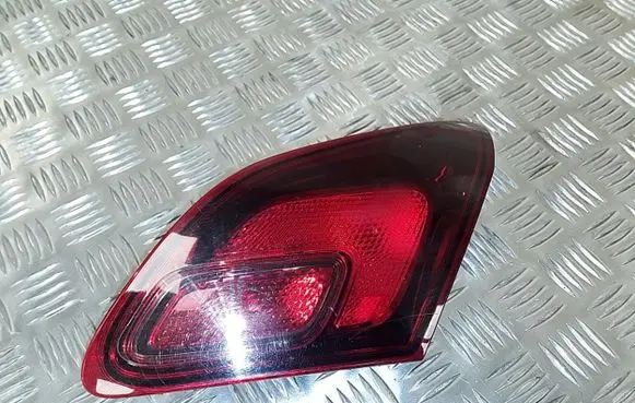 Tailgate rear/tail lights