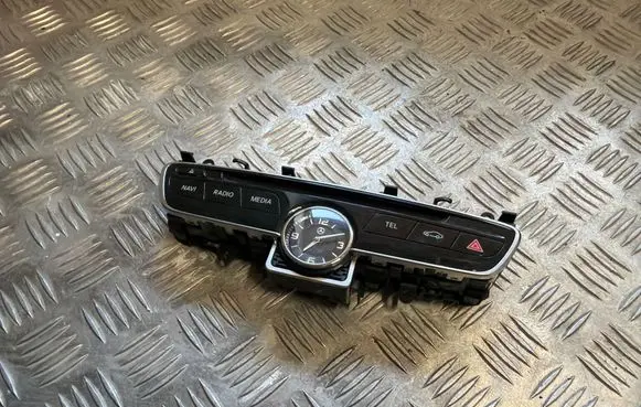 Mercedes-Benz C AMG W205 Clock A2138270070 16068014521 250263902