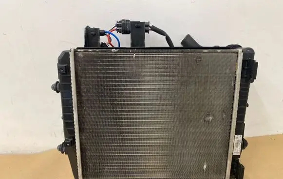 Peugeot 108 Coolant radiator B000622380 16400YV030 B3B4