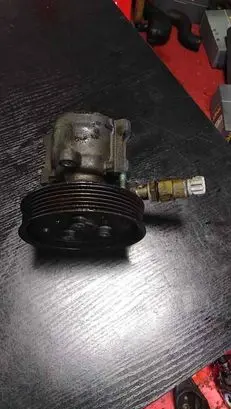 Volkswagen Golf IV Power steering pump 1J0422154C