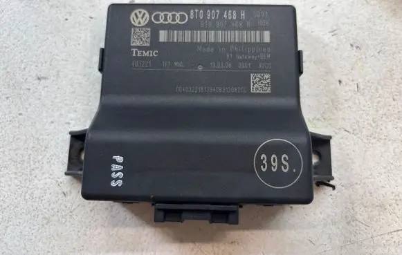 Audi A4 S4 B8 8K Gateway control module 8T0907468H