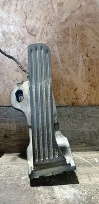 Volkswagen Touran I Accelerator throttle pedal 1T2721503G