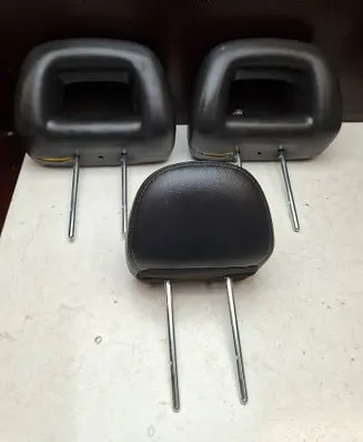 Opel Frontera B Rear seat headrest 