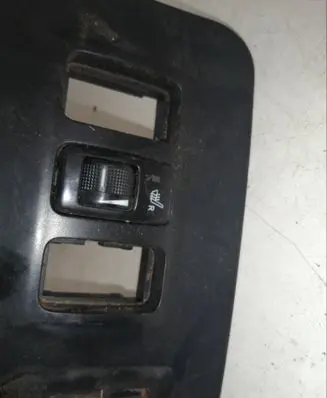 Toyota Land Cruiser (J120) Seat heating switch 5883160030