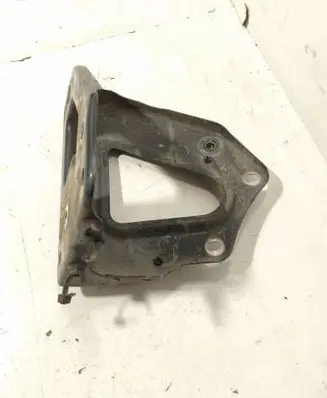 Audi A6 S6 C6 4F Fender mounting bracket 4F0821135