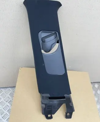 Toyota RAV 4 (XA40) (C) pillar trim 7302433030 7325633020