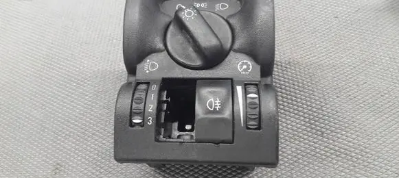 Opel Vectra B Fan control module 90504968