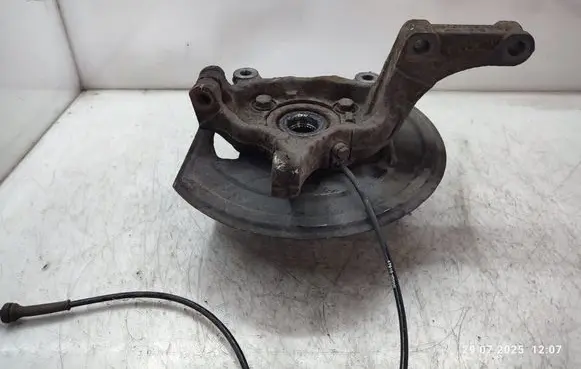 Nissan Qashqai+2 Front wheel hub
