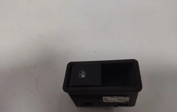 Opel Zafira B Electric window control switch 13228711