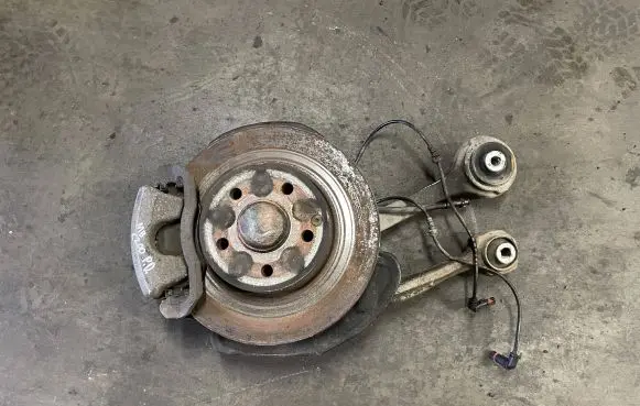 Mercedes-Benz C W204 Front wheel hub spindle knuckle 20402