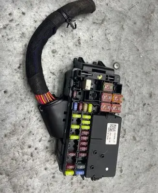Opel Astra K Fuse module 15533696 20210209