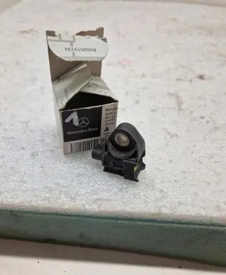Mercedes-Benz C W205 Airbag deployment crash/impact sensor