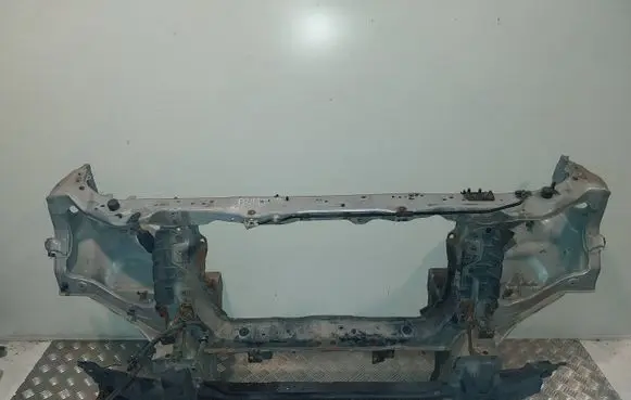 Mitsubishi Pajero Front bodywork piece YS2007A MB6715A 054017
