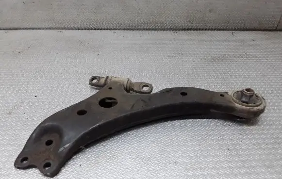 Toyota Previa (XR30, XR40) II Front lower control arm/wishbone