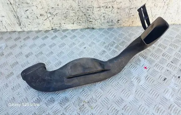 Opel Astra J Air intake duct part 13307080
