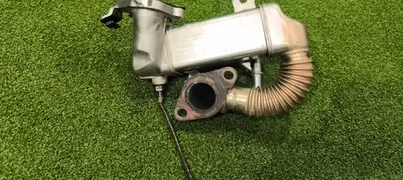 Renault Trafic III (X82) EGR valve cooler 147350678R