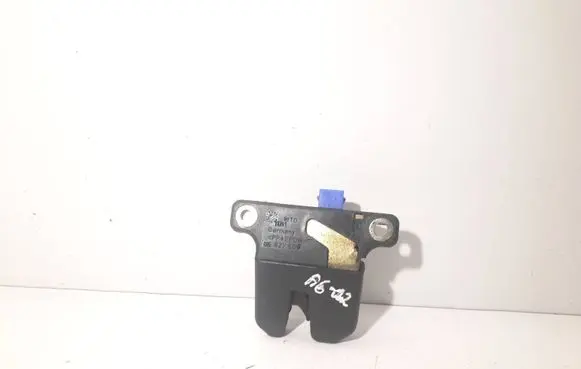 Audi A6 S6 C5 4B Tailgate/trunk/boot lock/catch/latch 4B5827505