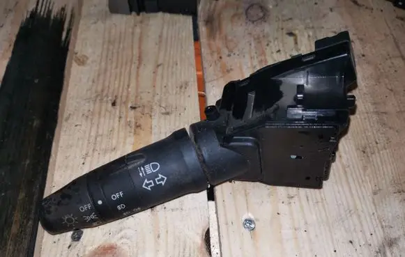 Nissan X-Trail T30 Indicator stalk 255408H700