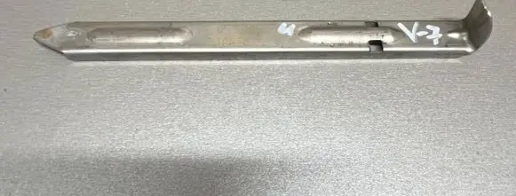 Headlight/headlamp mounting bracket