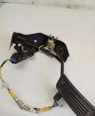 Toyota Avensis T250 Accelerator throttle pedal 8222305060