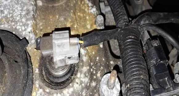Mazda 5 Fuel injector 