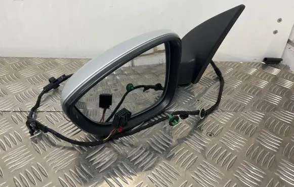 Front door electric wing mirror