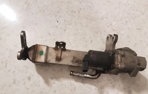 Volvo V70 EGR valve cooler 30637142 030133