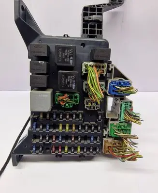 Ford Mondeo Mk III Fuse module 1S7T14A073AE
