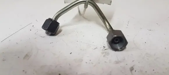 Fuel injector supply line/pipe