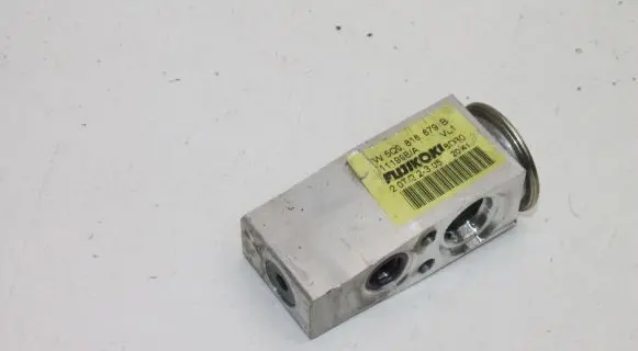 Volkswagen Golf VIII Air conditioning (A/C) expansion valve 5Q0816679B
