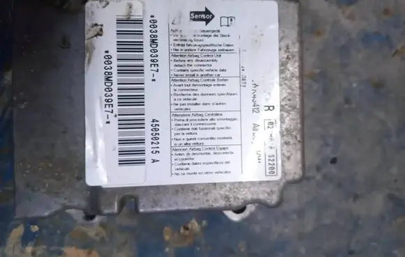 Volkswagen Golf V Airbag control unit/module 02h018s2200