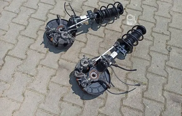 Volkswagen Up Front shock absorber with coil spring Mcperson amortyzator zwrotnica VW up 1,0 benzyna