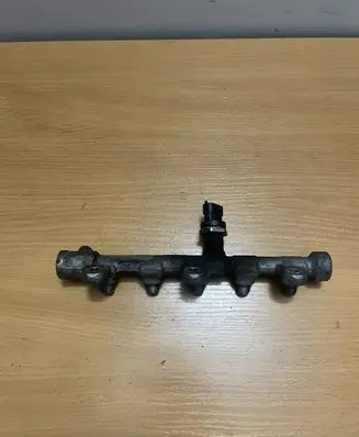 Renault Master III Fuel main line pipe 8200703127 175215697R 0281006191