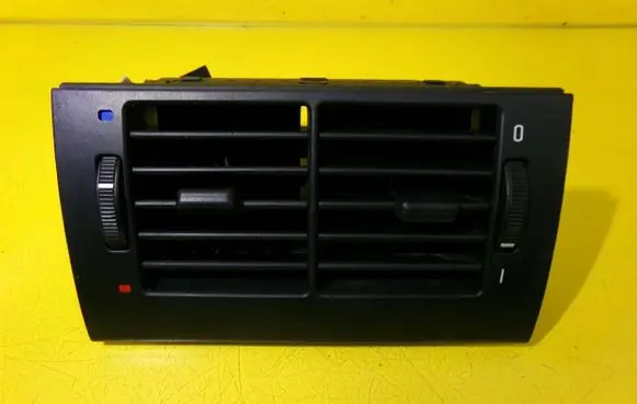 BMW 5 E39 Rear air vent grill 8376150