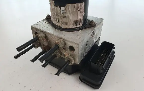 Opel Insignia A ABS Pump 13316697