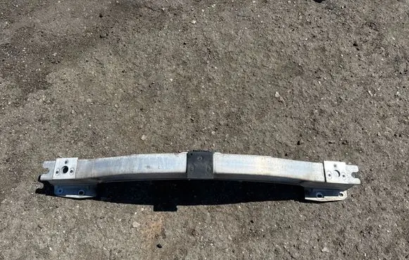 Renault Latitude (L70) Front bumper cross member 