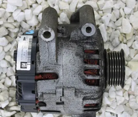 Opel Insignia A Generator/alternator 13502591