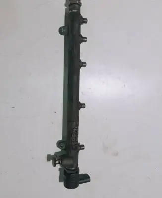 Mercedes-Benz E W211 Fuel main line pipe A6110700395 000582 0445214038