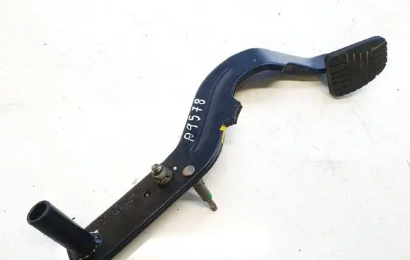 Chevrolet Captiva Clutch pedal 4455u029889