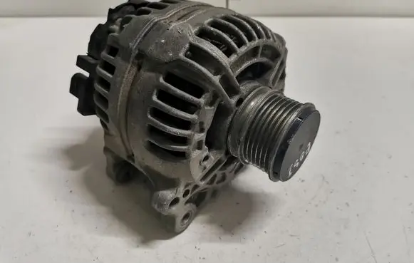 Volkswagen Golf V Generator/alternator 06F903023F