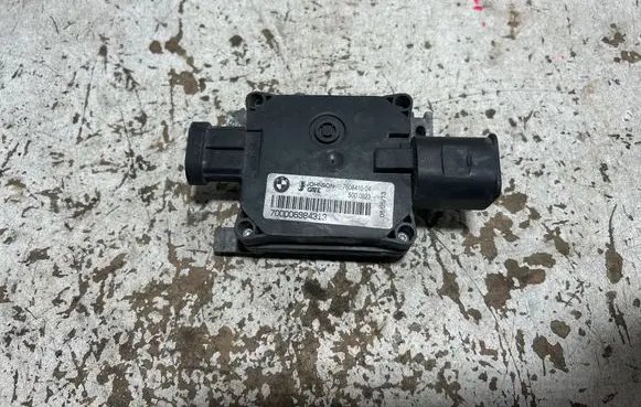 BMW 4 F32 F33 Coolant fan relay 7608410 5000923 6984313