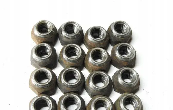 Toyota Auris 150 Wheel nut cap/cover 
