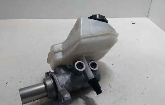Land Rover Evoque I Master brake cylinder 03350885631 03350885621