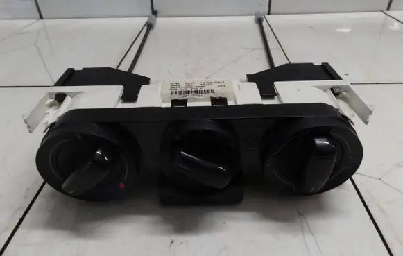 Volkswagen Polo V 6R Climate control unit 6R0820045F