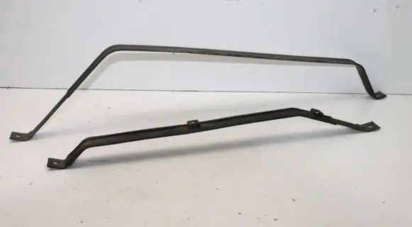 Toyota Corolla Verso E121 Fuel tank mounting bracket 