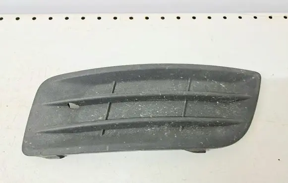 Volvo V50 Front bumper lower grill 30779102